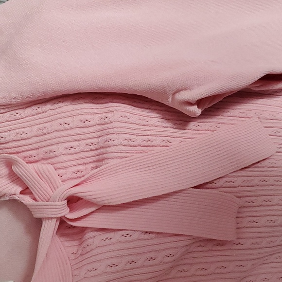 Tops - Picture 3 of 5